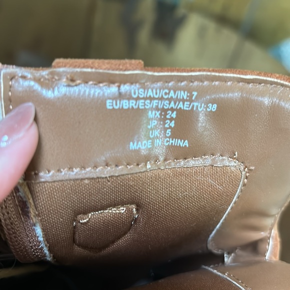 The Drop (Amazon) Cowboy 🤠 Boots - Picture 3 of 4